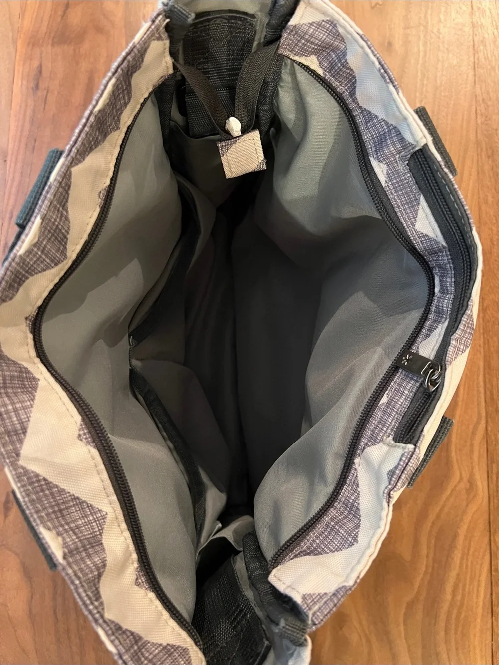 Skip Hop Duo Diaper Bag Shoulder Messenger Changing Pad